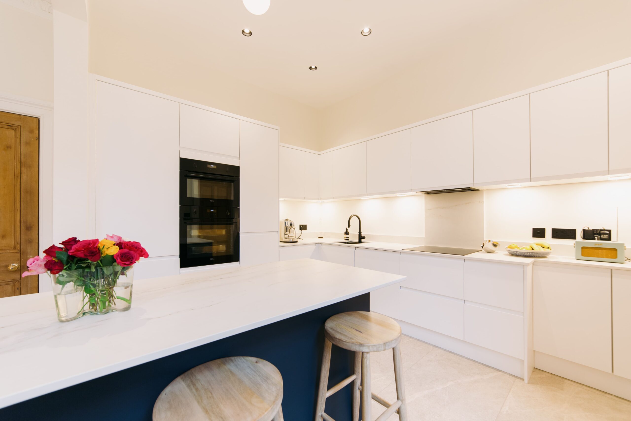 grange-loan-kitchen-renovation-magnet-kitchens-cedar-developments-min