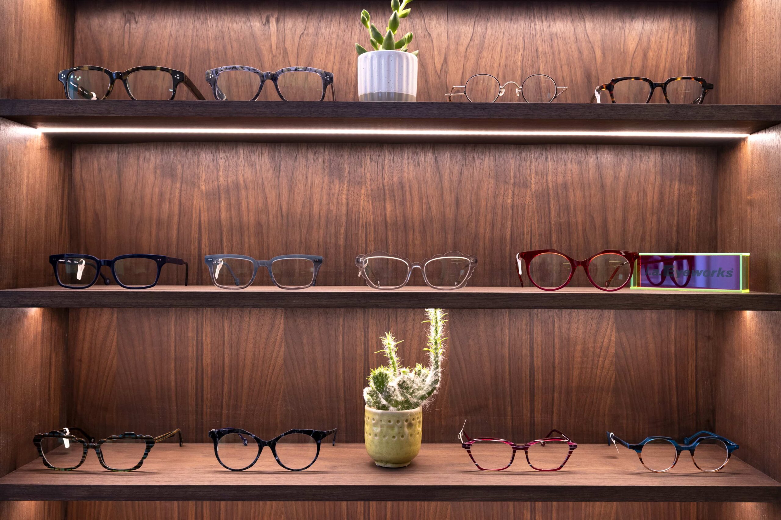 opticians-fitout-and-contracotr-edinburgh-min