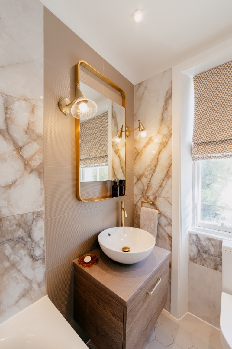 edinburgh-bathroom-renovation-sink-and-mirror-design-medium