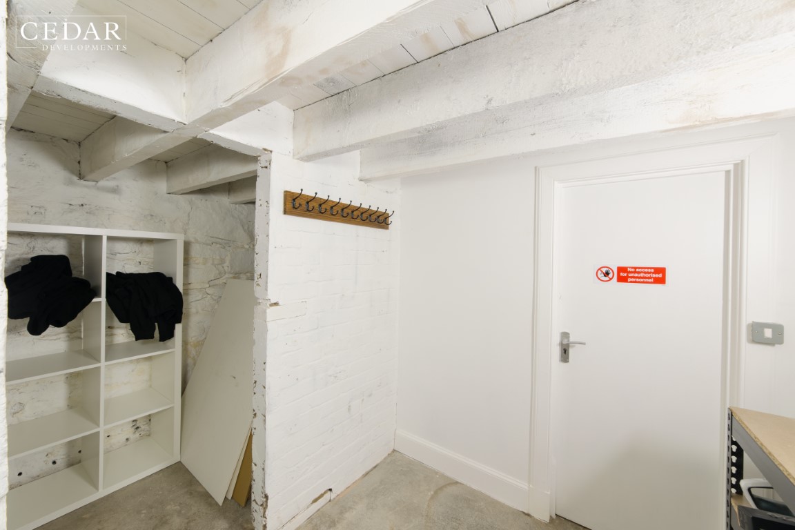 edinburgh-period-shop-renovation-basement-storage-area