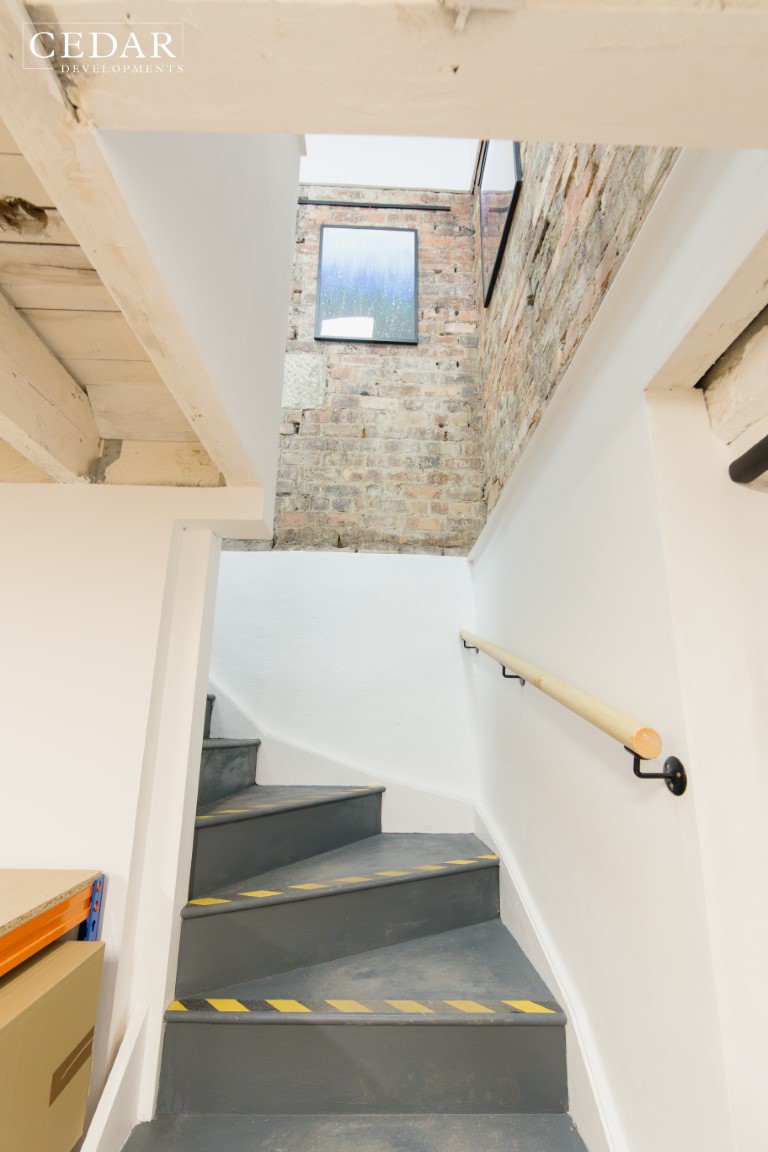 edinburgh-shop-fitout-staircase-and-banister